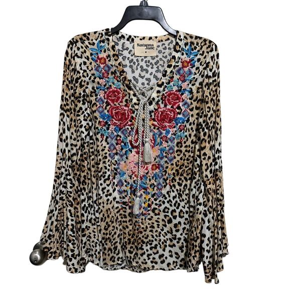 Savanna Jane Lepards Cheetah Embroidered Bell Sleeve Top M - Picture 2 of 4